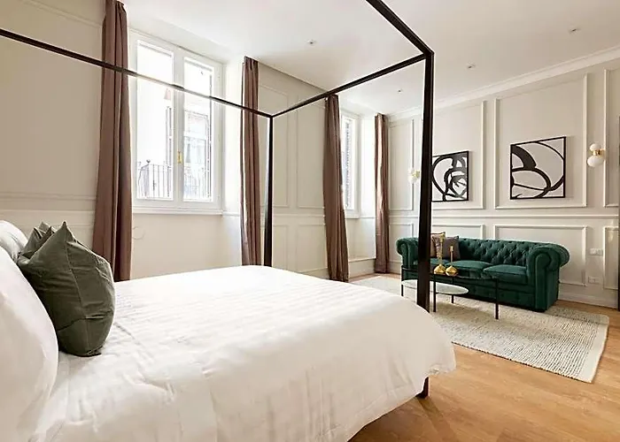 Апарт-отель Louly Spanish Steps 4*