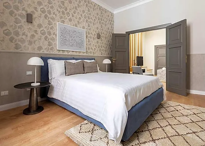 Апарт-отель Louly Spanish Steps 4*