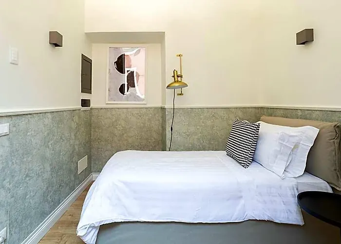 Апарт-отель Louly Spanish Steps 4*